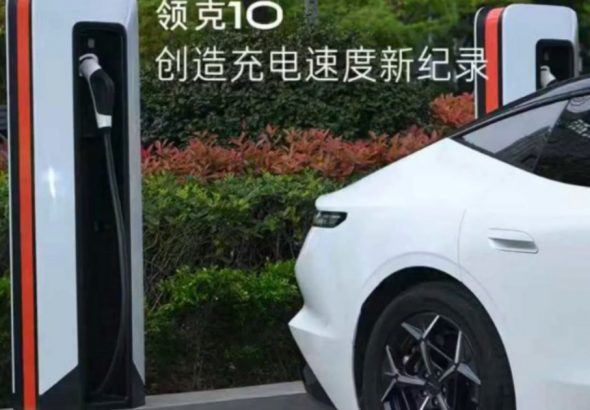 Geely-Lynk-Co-10-fast-charging