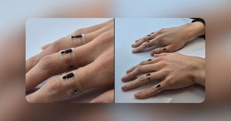 asl-translator-smart-ring-on-hand