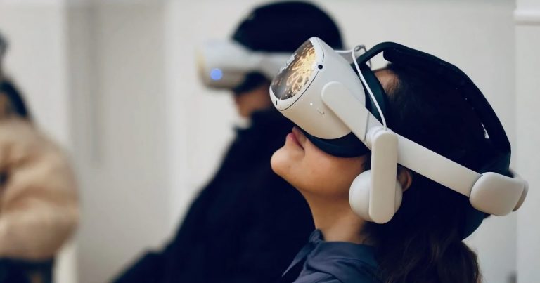 girl-using-vr-headset