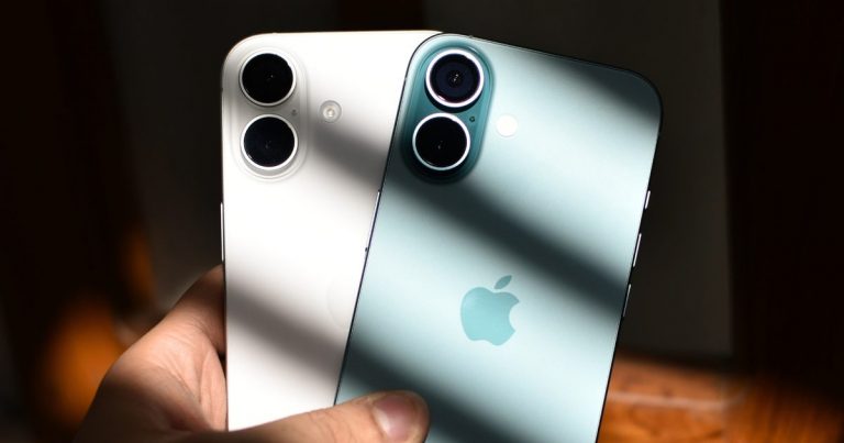 iPhone-17s-and-iPhone-16s-camera-module-together